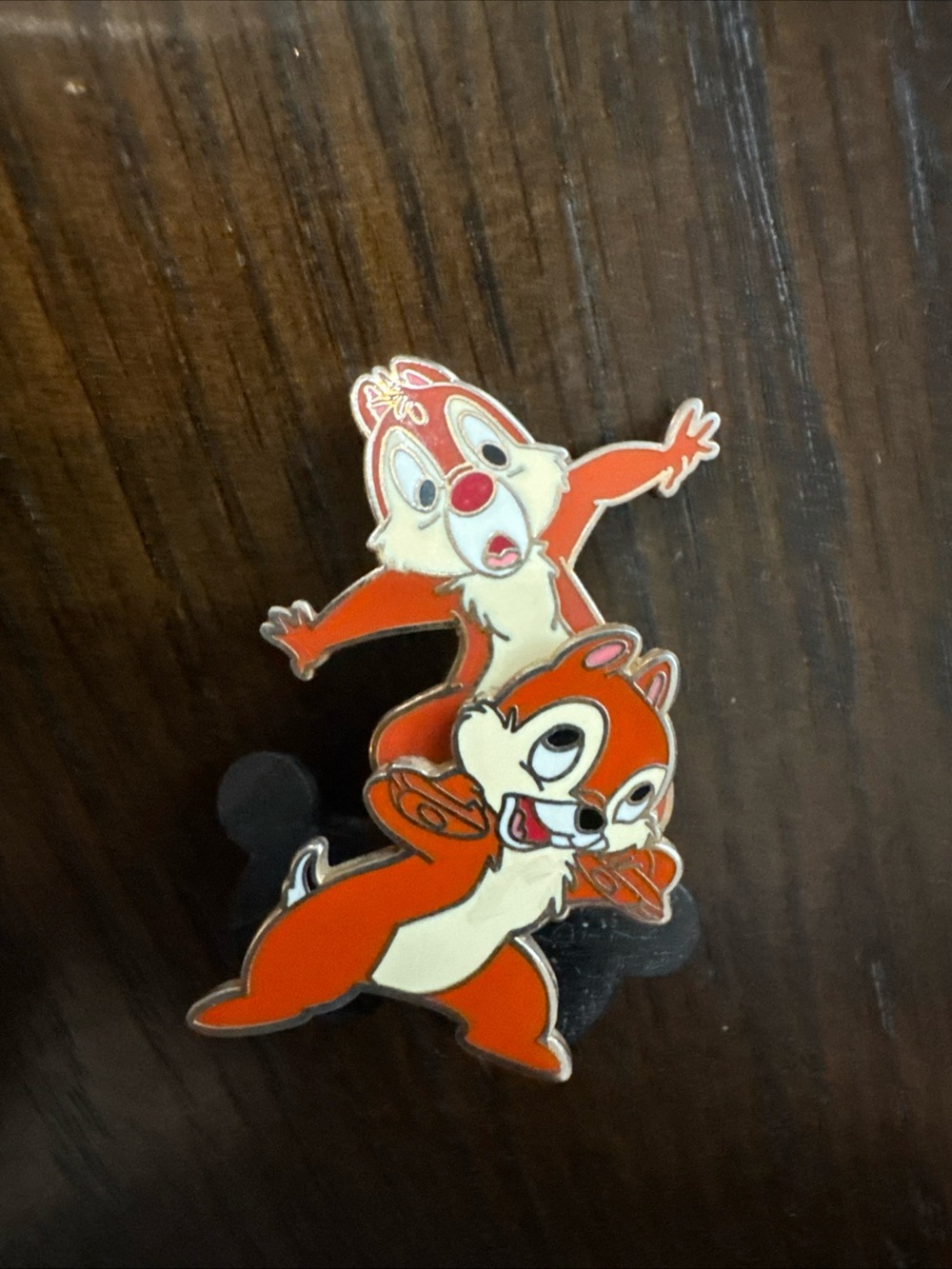 Disney Pin 35305 WDW Chip 'n' Dale Balancing on Shoulders Moves on Spring